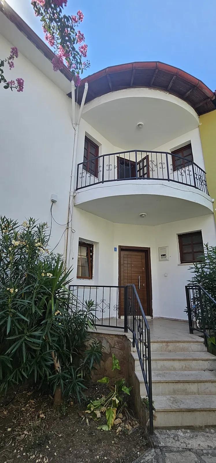 Armutalan Nachbarschaft 3+1 Zu verkaufen Freistehend Duplex Villa