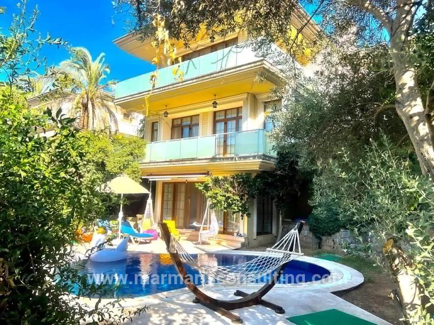 4+2-Zimmer Einfamilienhaus Zu verkaufen in Armutalan Bz. Marmaris - 970 m²