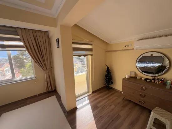 Im Sarıana Mahallesi 3+1 zu verkaufendes Oberdoppelhaus