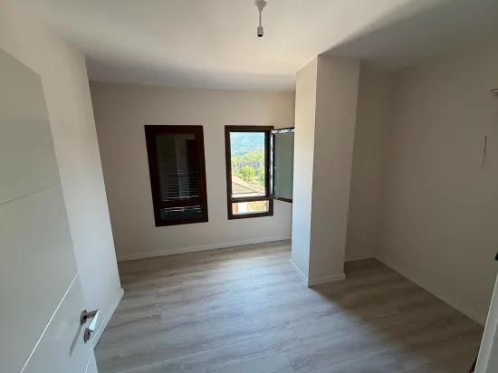 📍 Im Çetibeli Mahallesi befindet sich eine komfortable 3+1 unabhängige Villa - einzigartig zur Miete