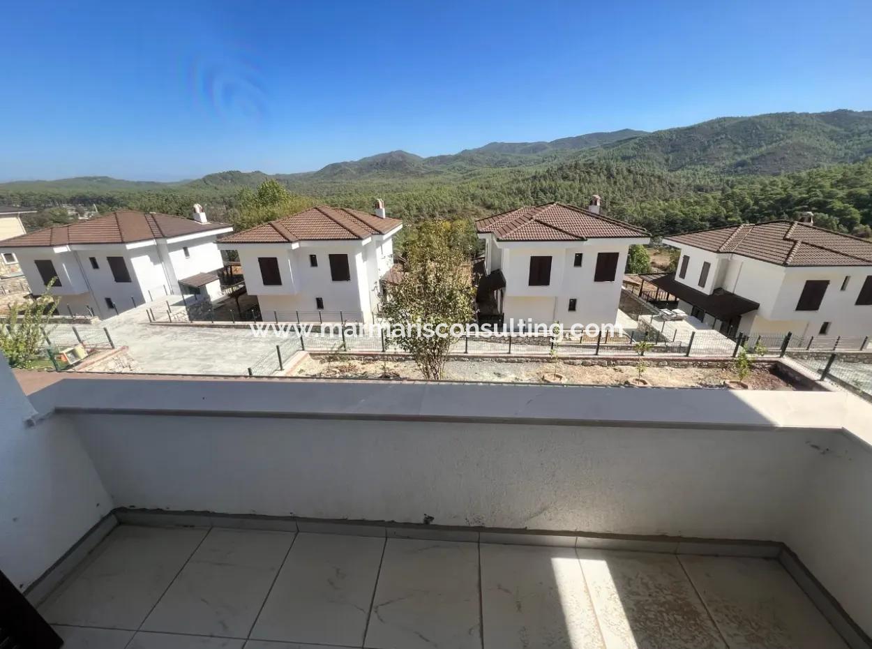 Villa Zum Verkauf In Marmaris Çetibeli Nachbarschaft Mit 3 Schlafzimmern Und 3 Bädern In Einem Komplex Mit Freistehendem Garten Und Swimmingpool Mit Waldblick