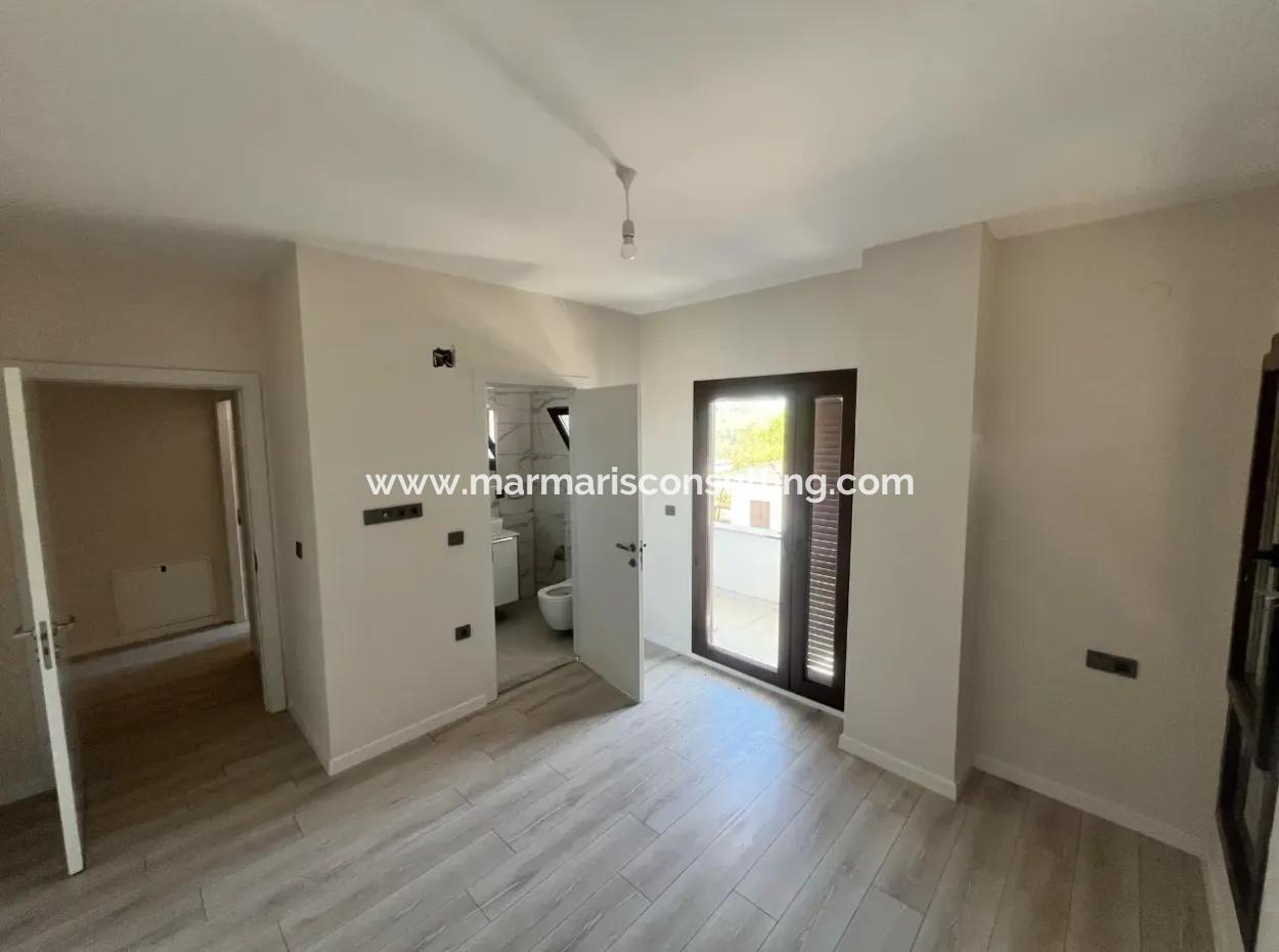 Villa Zum Verkauf In Marmaris Çetibeli Nachbarschaft Mit 3 Schlafzimmern Und 3 Bädern In Einem Komplex Mit Freistehendem Garten Und Swimmingpool Mit Waldblick