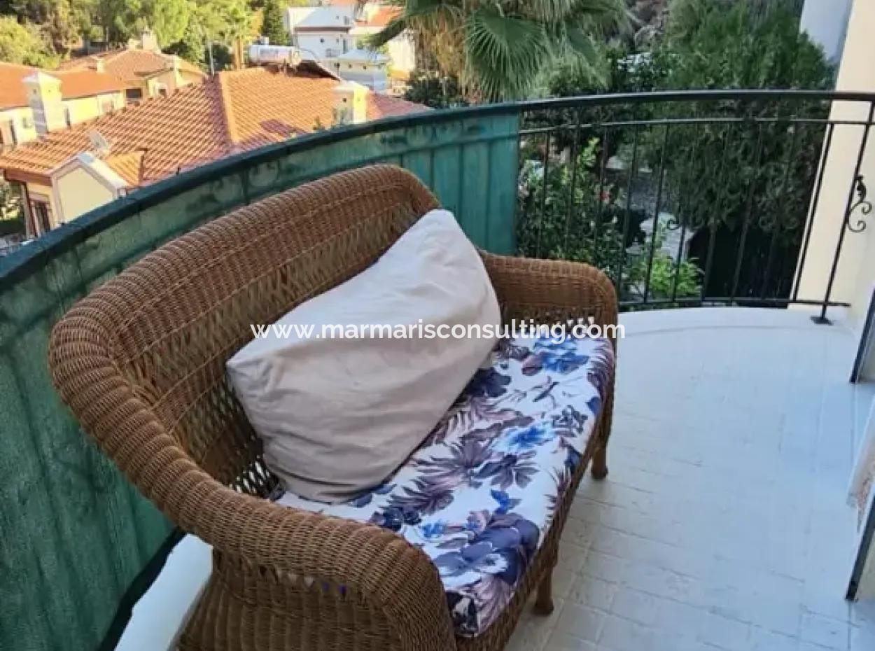 Villa Zu Verkaufen In Armutalan, Marmaris Mit Freistehendem Garten Und Pool