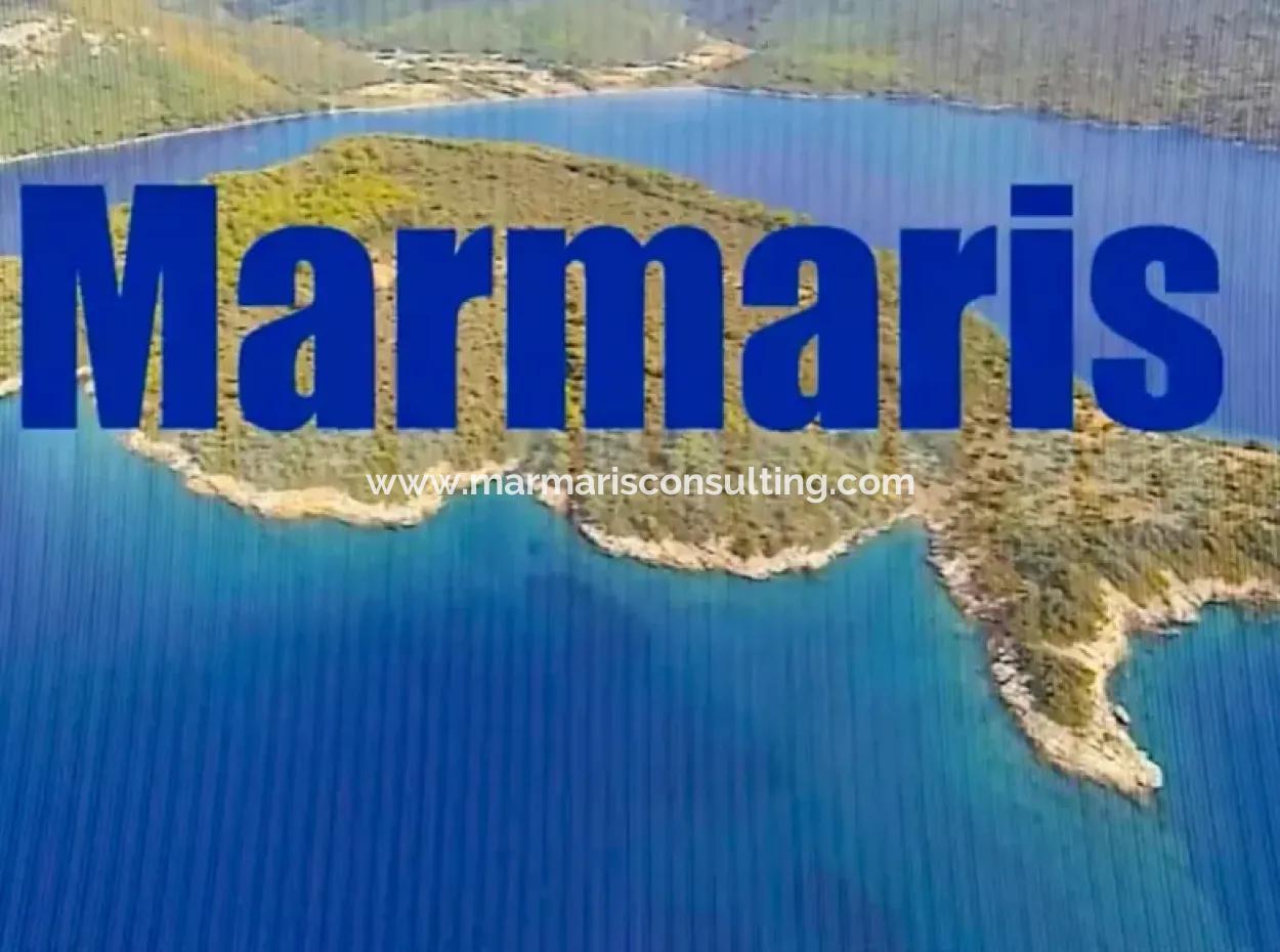 Die Zum Verkauf Stehende Insel Im Golf Von Gökova Im Bezirk Marmaris Hat Eine Grundstücksfläche Von 365000M2 Und Es Befindet Sich Ein Eingetragenes Haus Darin.
