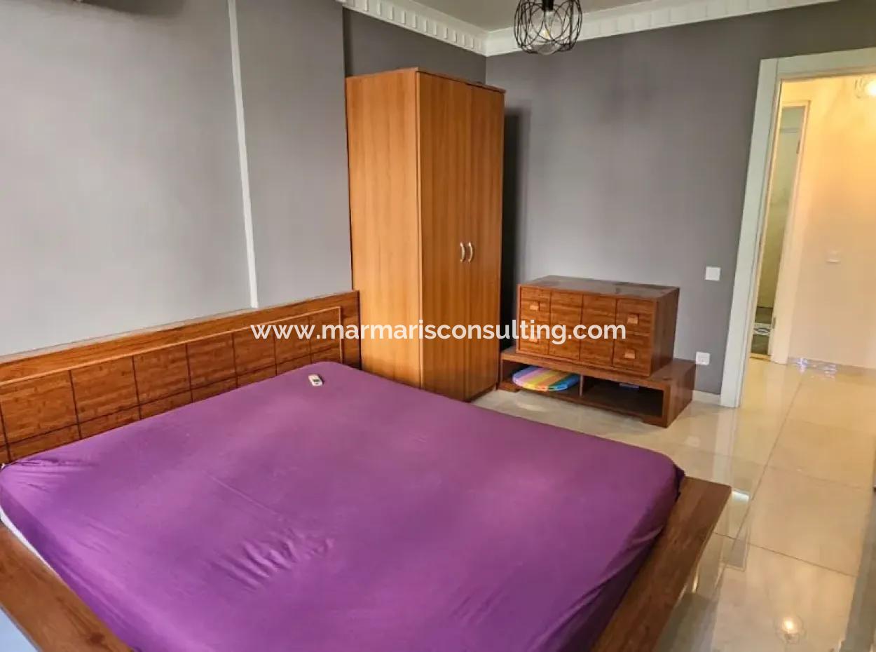 Camiavlu Neighborhood 3 1 Rückwärtsduplex Zum Verkauf Auf Einem Sicheren Gelände Mit Pool