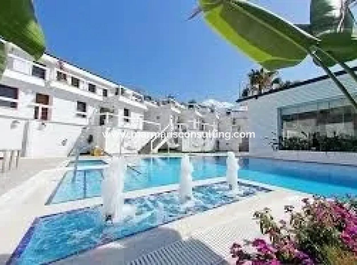 Zum Verkauf Am Meer In Einer Entfernung Von 40 Km Von Marmaris Hotel Handtücher