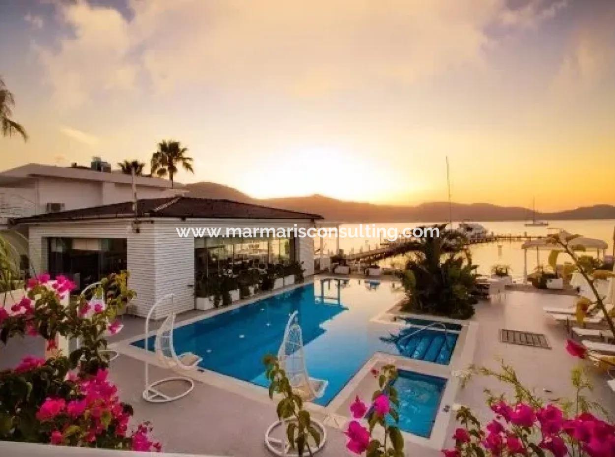 Zum Verkauf Am Meer In Einer Entfernung Von 40 Km Von Marmaris Hotel Handtücher