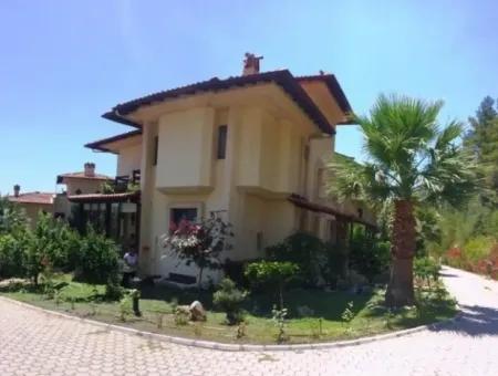 Freistehende Villa Mit Garten Zum Verkauf In Ula Muğla Bezirk Sultanahmet-Viertel Zweibettzimmer