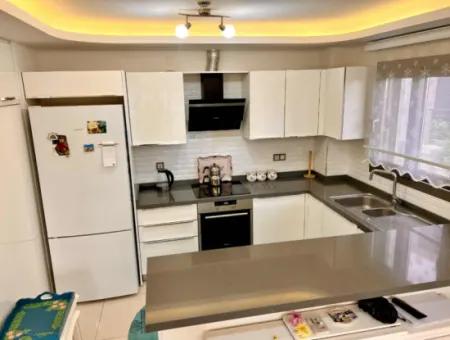 Wunderschöne Wohnung Zum Verkauf In Toller Lage Im Zentrum Von Marmaris 2 Zimmer 1 Wohnzimmer 110M2 Garten 300 Meter Vom Meer Entfernt