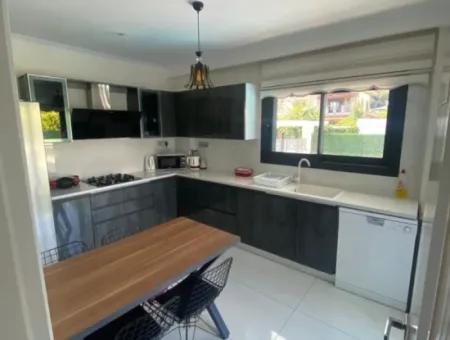 Marmaris Çamdibi 5 1 Voll Freistehende Pool, Möblierte Dreifachvilla Zu Mieten