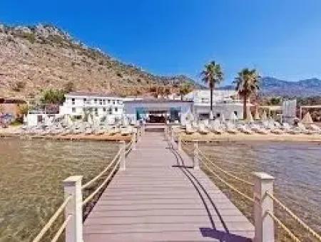 Zum Verkauf Am Meer In Einer Entfernung Von 40 Km Von Marmaris Hotel Handtücher