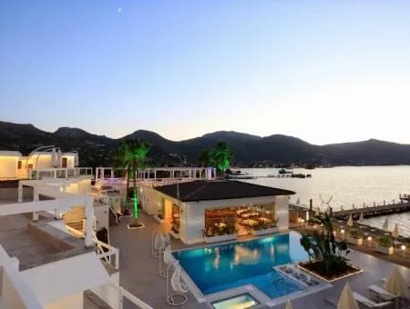 Zum Verkauf Am Meer In Einer Entfernung Von 40 Km Von Marmaris Hotel Handtücher