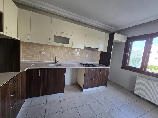 Çıldır Neighbourhood In Genç Building 3+1 Rental Apartment