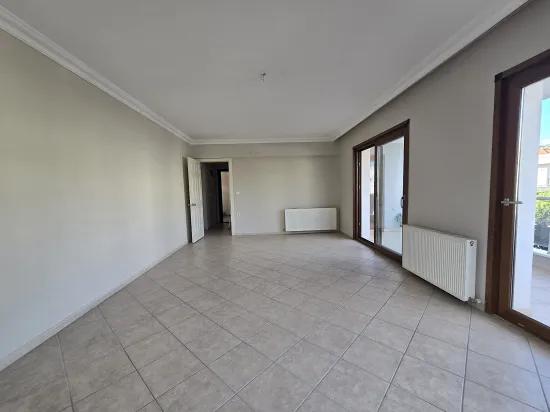 Çıldır Neighbourhood In Genç Building 3+1 Rental Apartment
