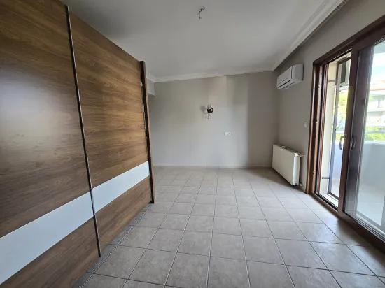 Çıldır Neighbourhood In Genç Building 3+1 Rental Apartment