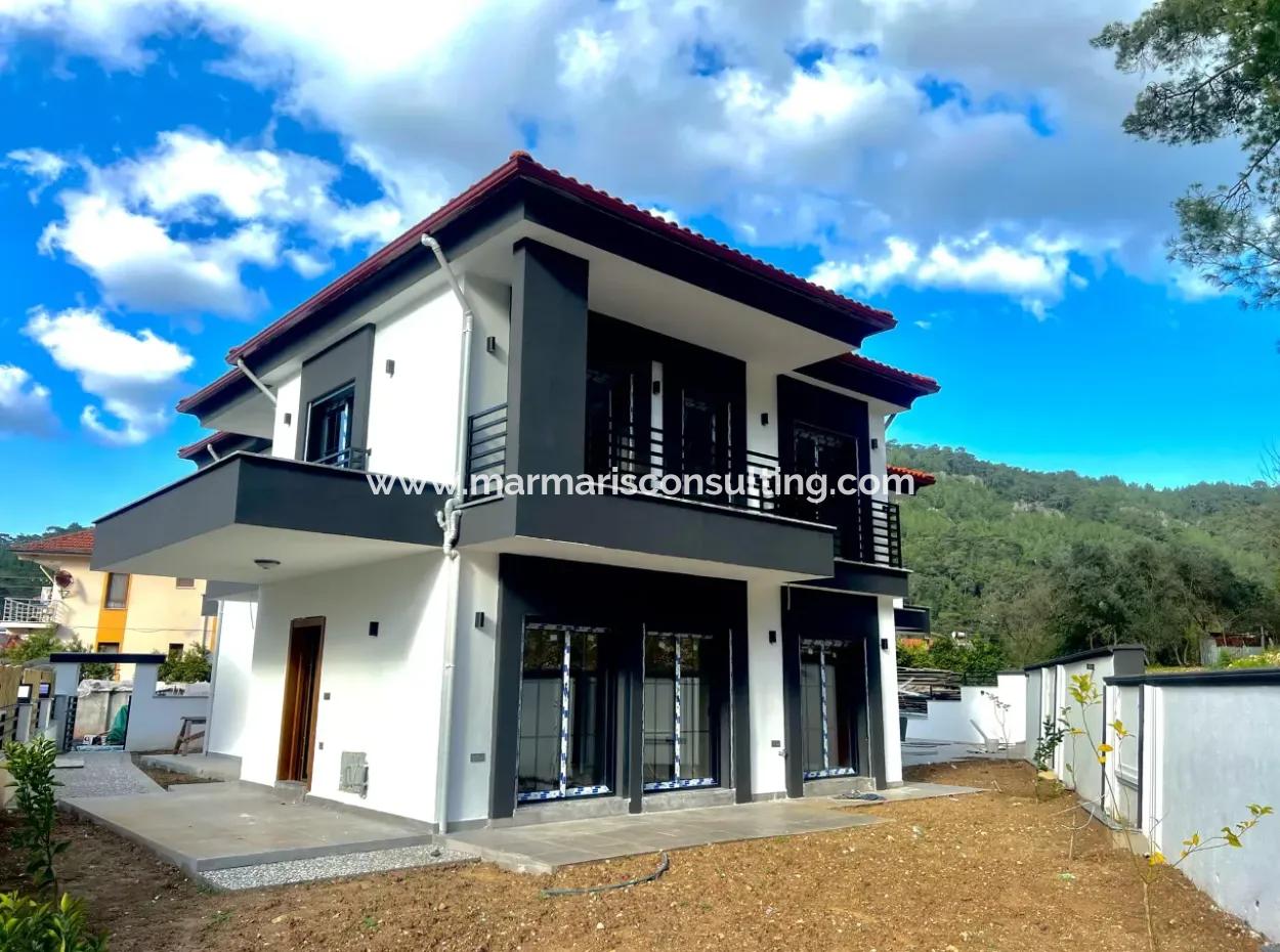 Apartment For Sale In Akyaka Kitesurf, 2.5 Km From The Sea, 3 Rooms, 1 Living Room, Detached Garden, Swimming Pool, Parking Lot 120M2