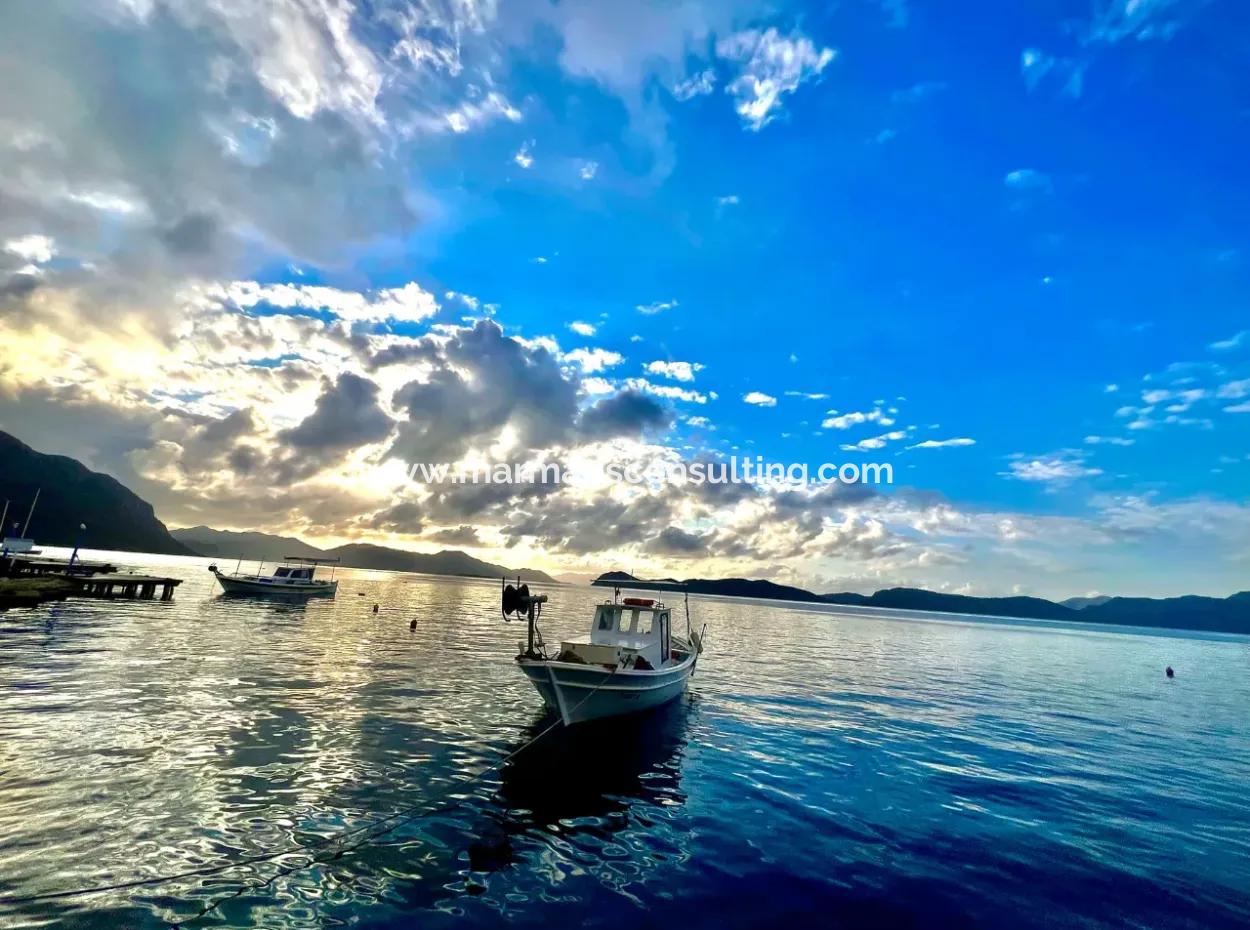 Detached House For Sale On 2000M2 Plot Of Land By The Sea In Marmaris Söğüt Neighborhood. Suitable For Tying A Boat In Front Of It.