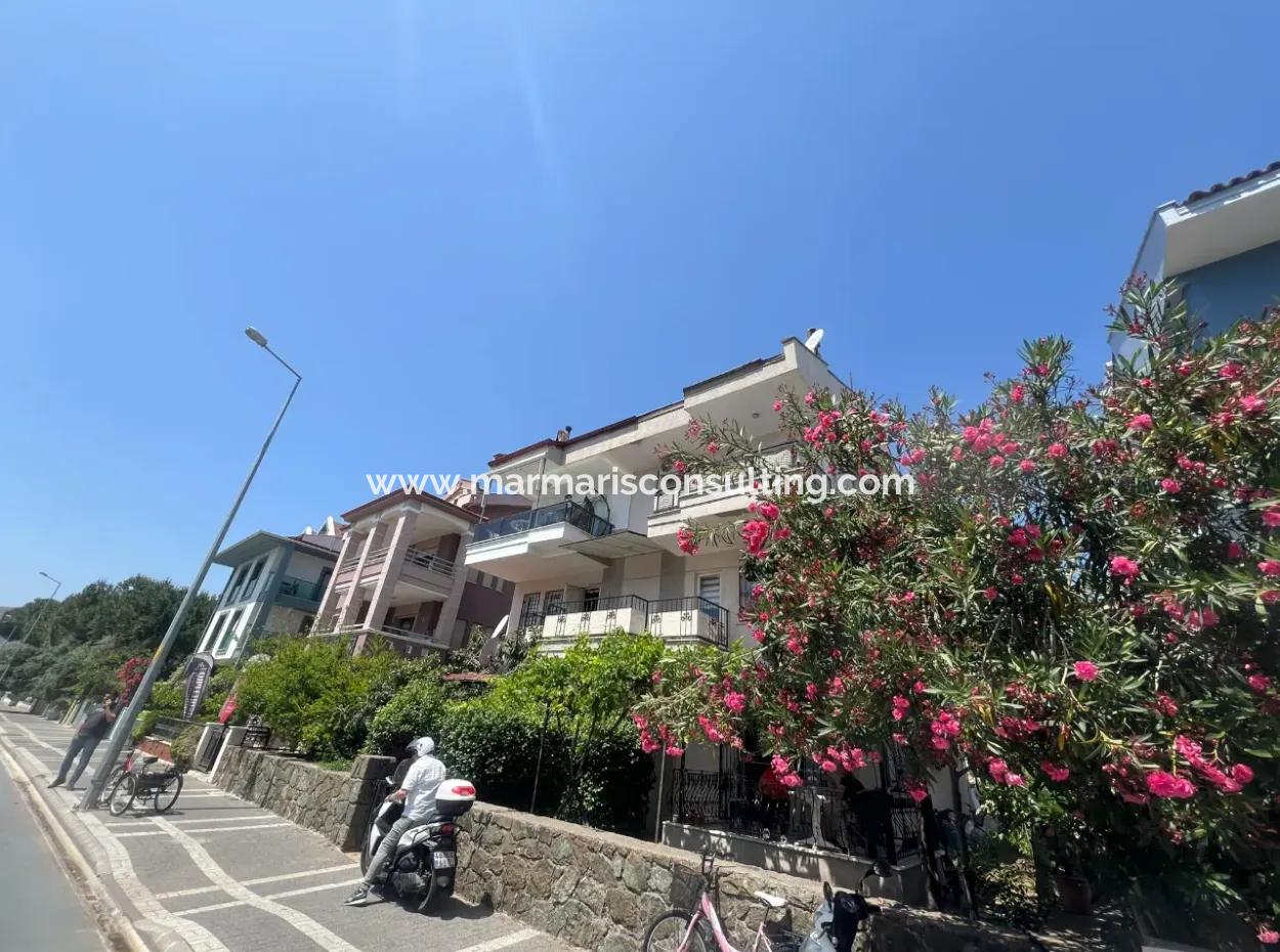 Marmaris Center 3 Rooms 1 Living Room Kitchen 140M2 Arakat Apartment For Sale Very Close To The Sea