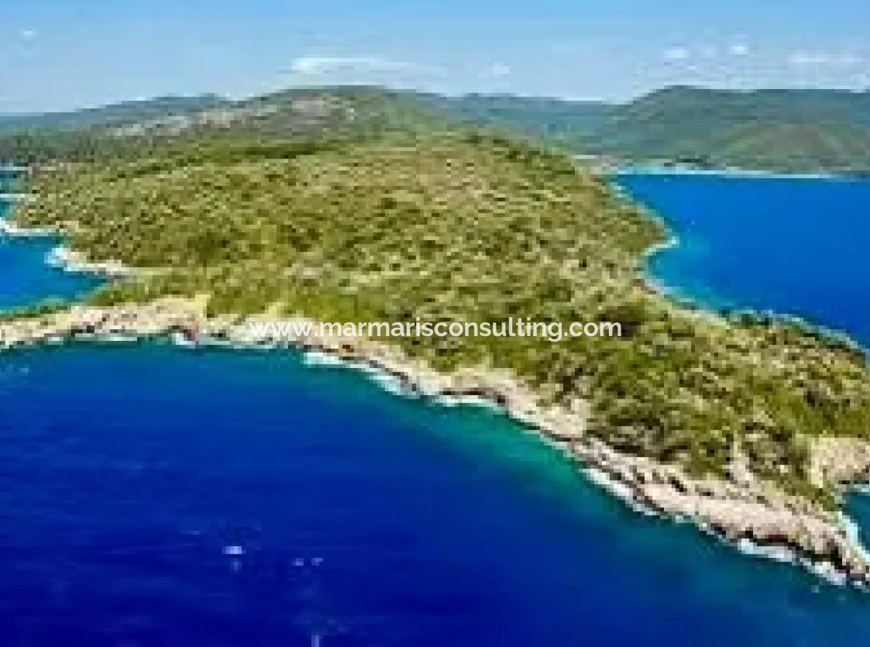 The Island For Sale In The Gulf Of Gökova In Marmaris District Has A Land Area Of 365000M2 And There Is A Registered House In It.