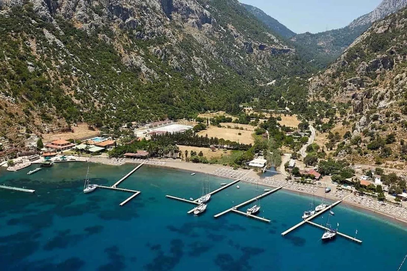 Marmaris Çiftlik koyunda 2500m2 denize yakın satılık Özel mülk