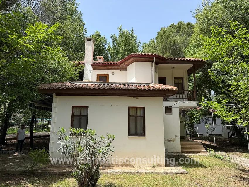 Marmaris Hisarönü Mah. Satılık 3+1 Villa - 150 m²