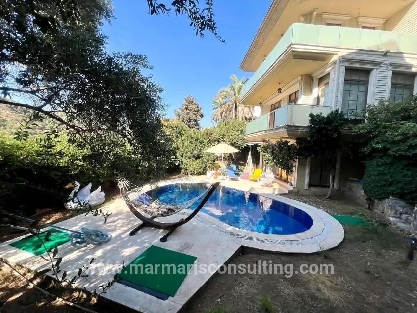 Marmaris Armutalan Mah. Satılık 4+2 Müstakil ev - 970 m²