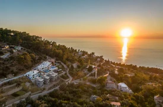 Faralya'da deniz manzaralı muhteşem bir villa