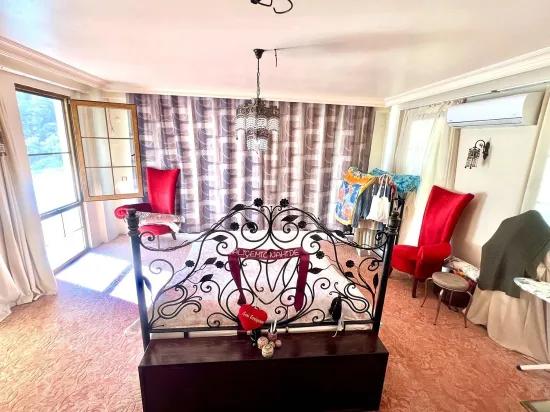 Satılık 4+2 Villa – 970 m² Arsa Payı – Armutalan