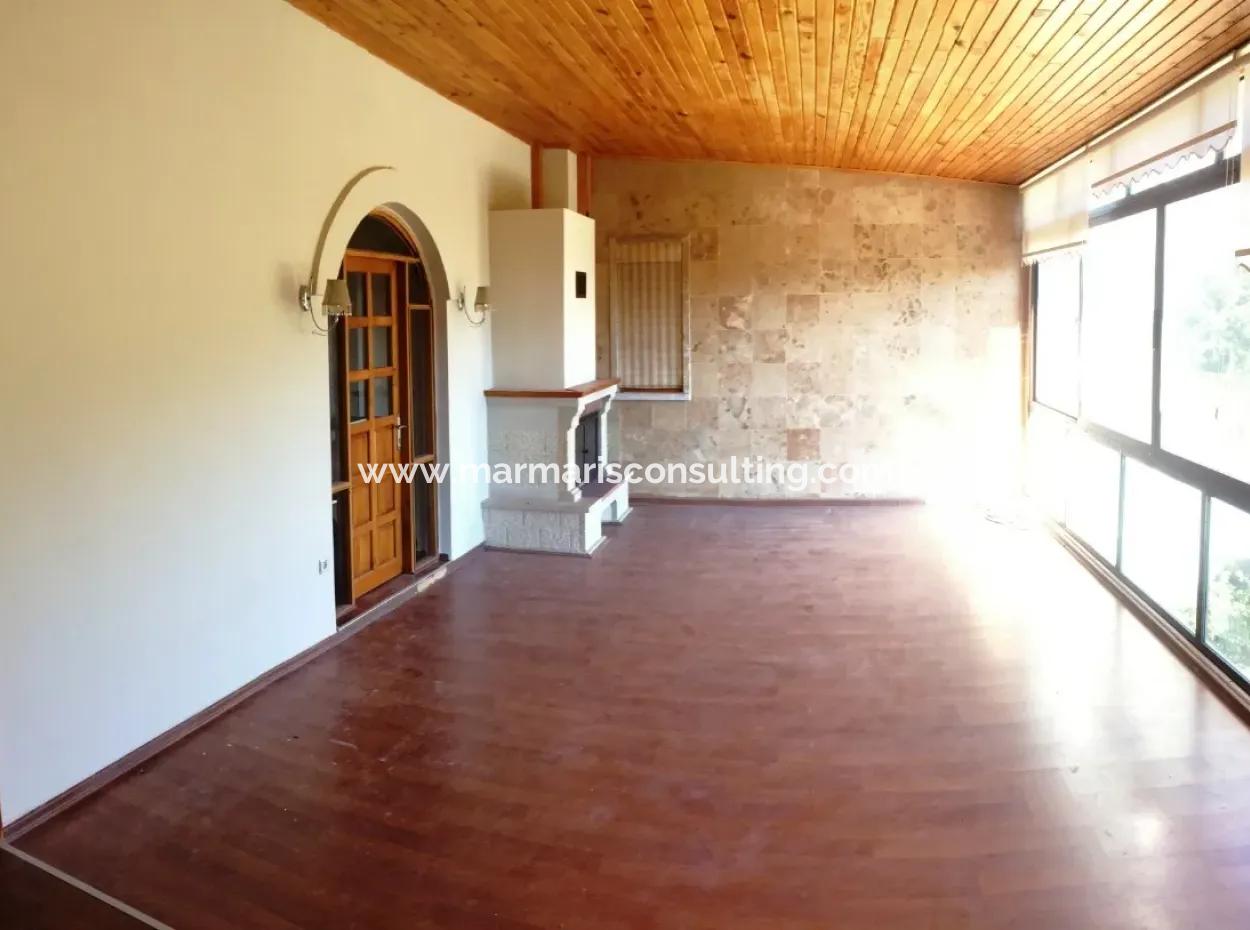 Marmaris Merkezinde 10 Odalı Havuzlu 2.500M2 Arsa İçinde Malikanemiz Satılıktır.