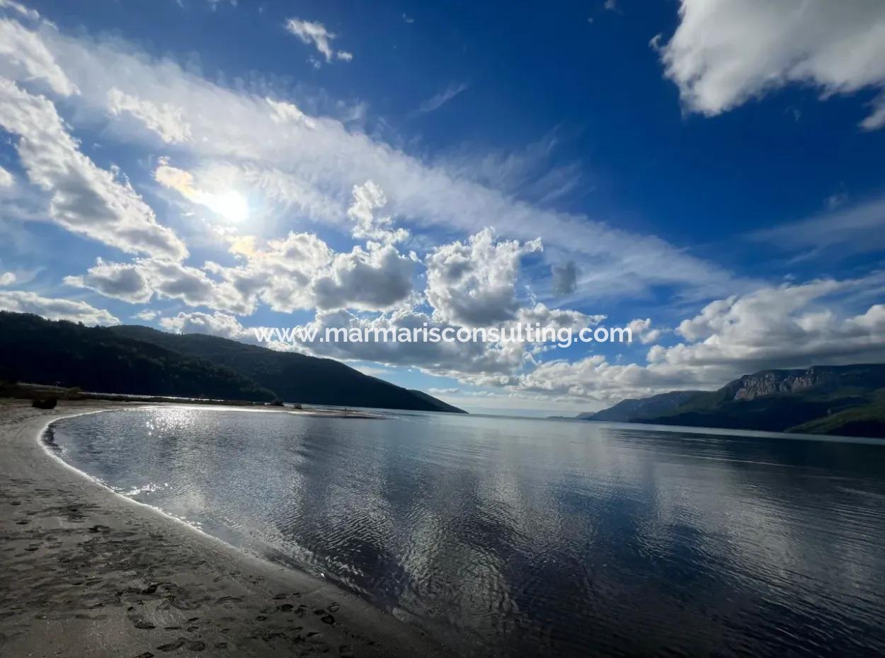 Muğla İli Ula İlçesi Gökçe Mahallesinde Orman Manzaralı Denize 2 Km Mesafede Yüzme Havuzlu Satılık Lüks Daire