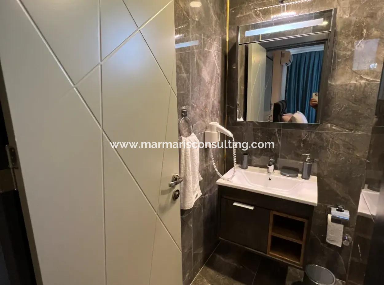 Marmaris Çetibeli Mahallesinde Tam Müstakil Yüzme Havuzlu 3 Oda 1 Salon 3 Banyo Ultra Lüks Günlük Kiralık Villa