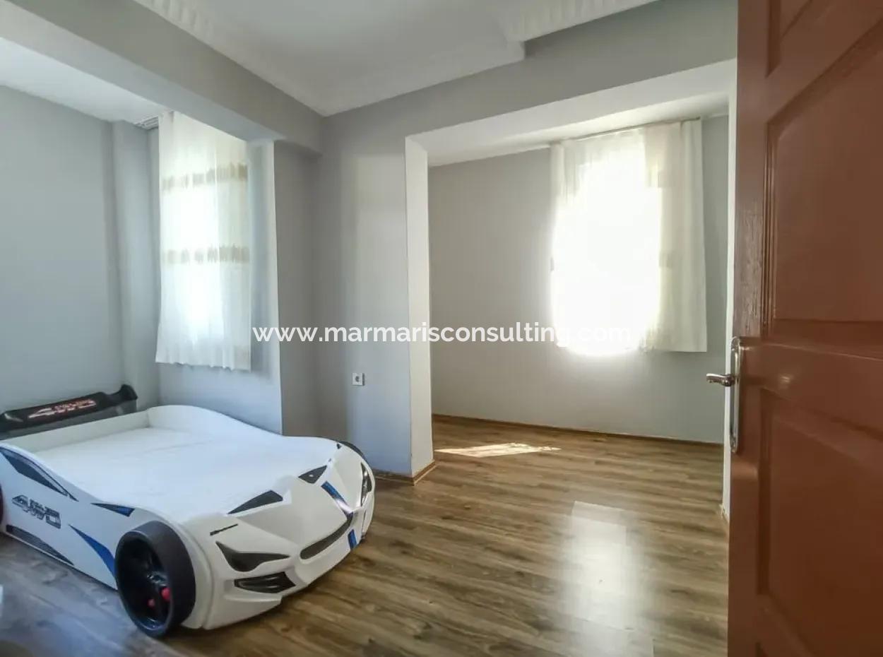 Marmaris İlçesi Beldibi Mahallesi Doğa Manzaralı Yüzme Havuzlu Site İçerisinde 3+1 Bahçe Dubleks Satılık Daire