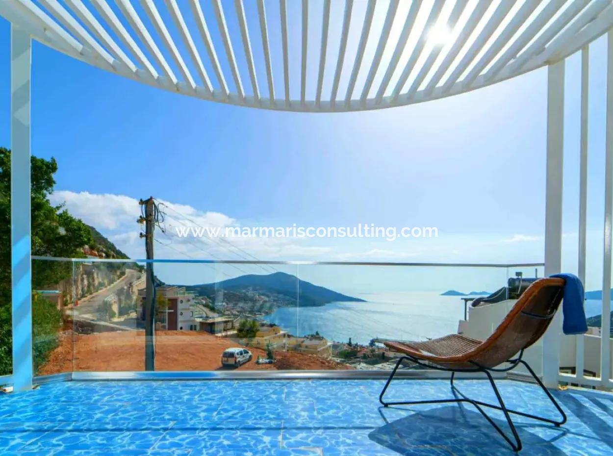 Kalkan,Da Muhteşem Deniz Manzaralı Yüzme Havuzu Mevcut Müstakil Satılık Villa Özel Yapım Bir Villa