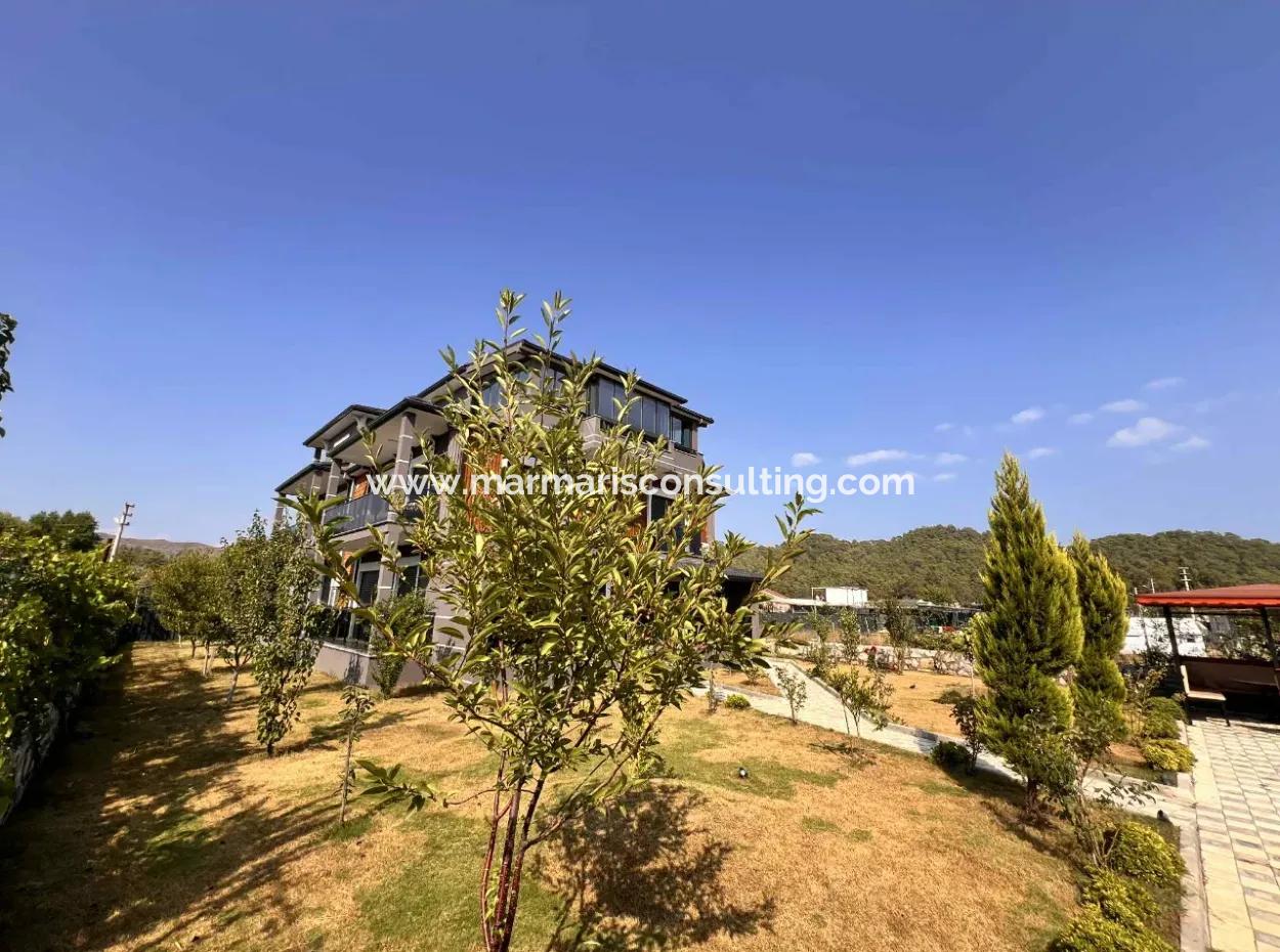 Harika Bir Portföy Marmaris'in Saklı Cennetinde Yatırım Fırsatı: 838M2 Arsa İçerisinde Lüks 5 Adet 2+1 110M2 Daireler Marmaris'e Sadece 15 Km Uzaklıkta,