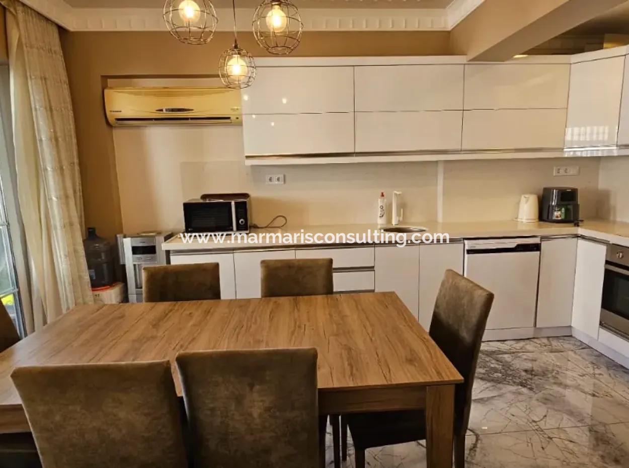 Camiavlu Mahallesi Havuzlu Güvenlikli Sitede 3+1 Satılık Ters Dubleks