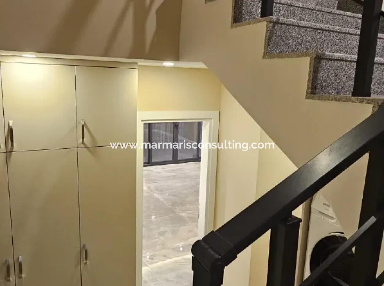 İçmeler Mahallesi 4+1 Tam Müstakil Sıfır Satılık Villa