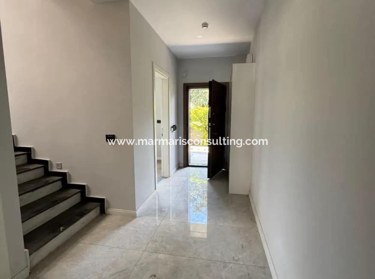 Kemeraltı Mahallesi 4+1 Satılık Müstakil Villa