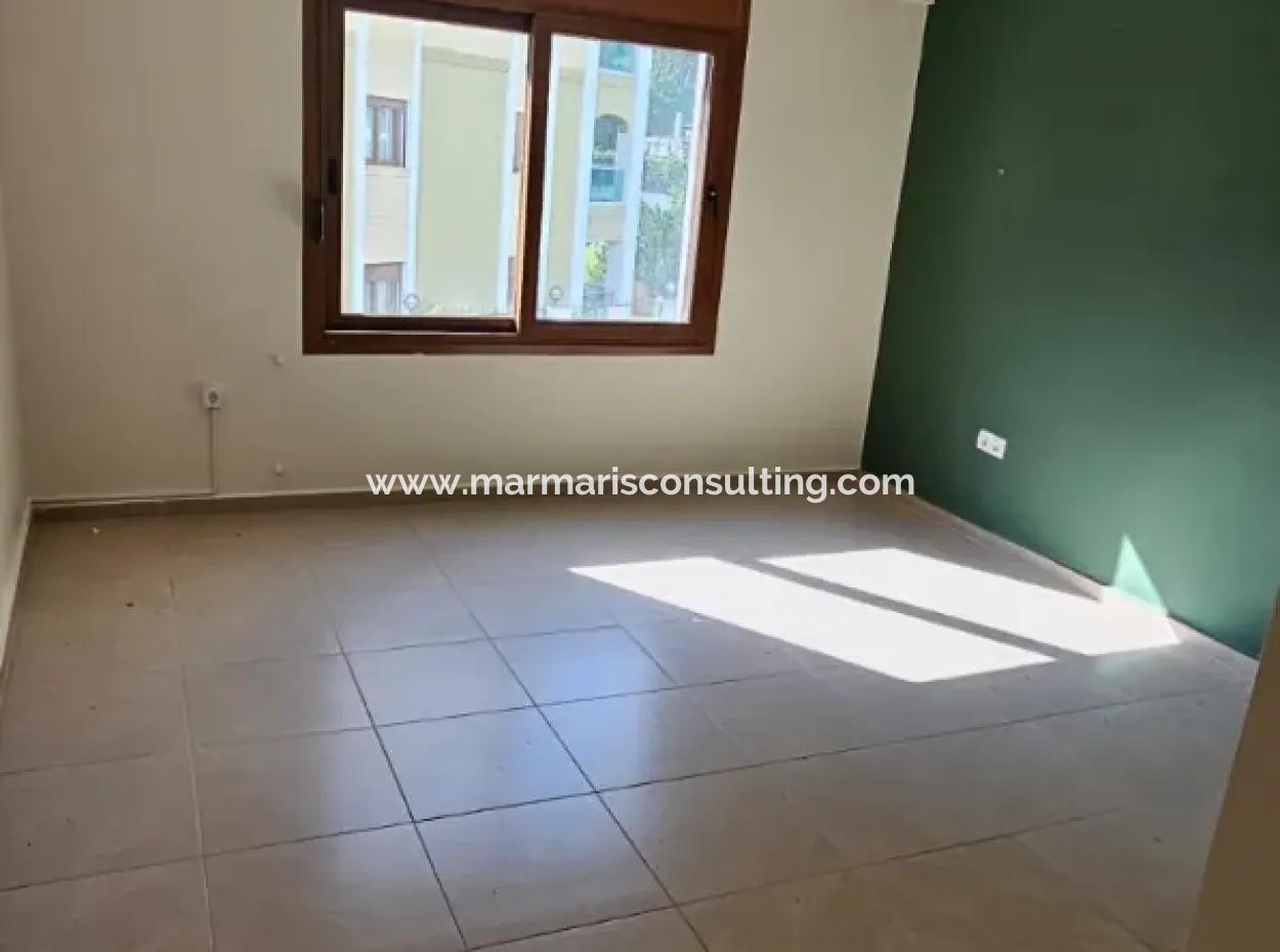Marmaris Siteler Mahallesi’nde 3+1 Havuzlu Kiralık Lüks Daire