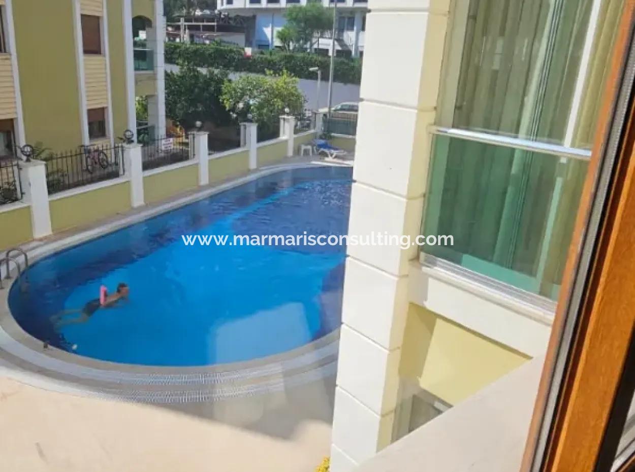 Marmaris Siteler Mahallesi’nde 3+1 Havuzlu Kiralık Lüks Daire