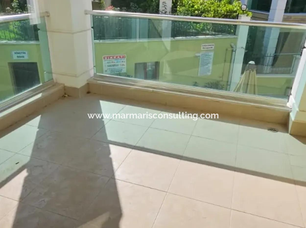 Marmaris Siteler Mahallesi’nde 3+1 Havuzlu Kiralık Lüks Daire
