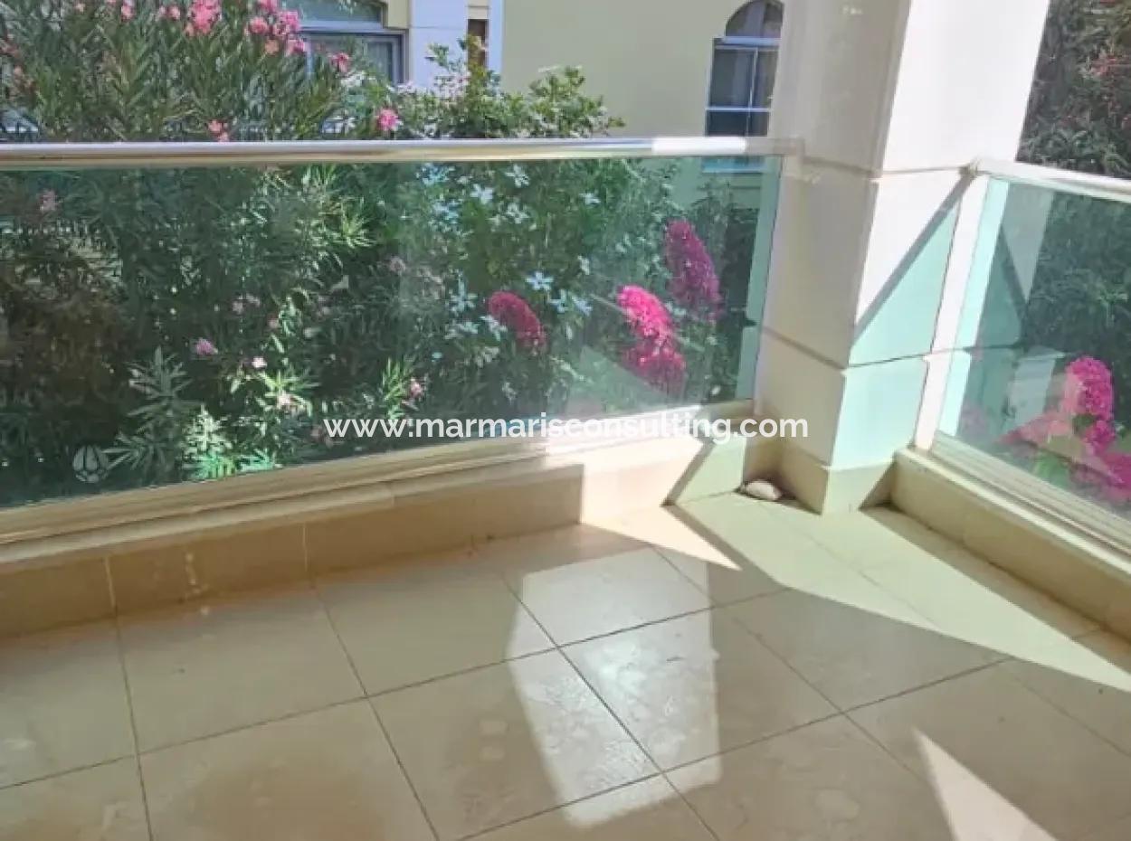 Marmaris Siteler Mahallesi’nde 3+1 Havuzlu Kiralık Lüks Daire