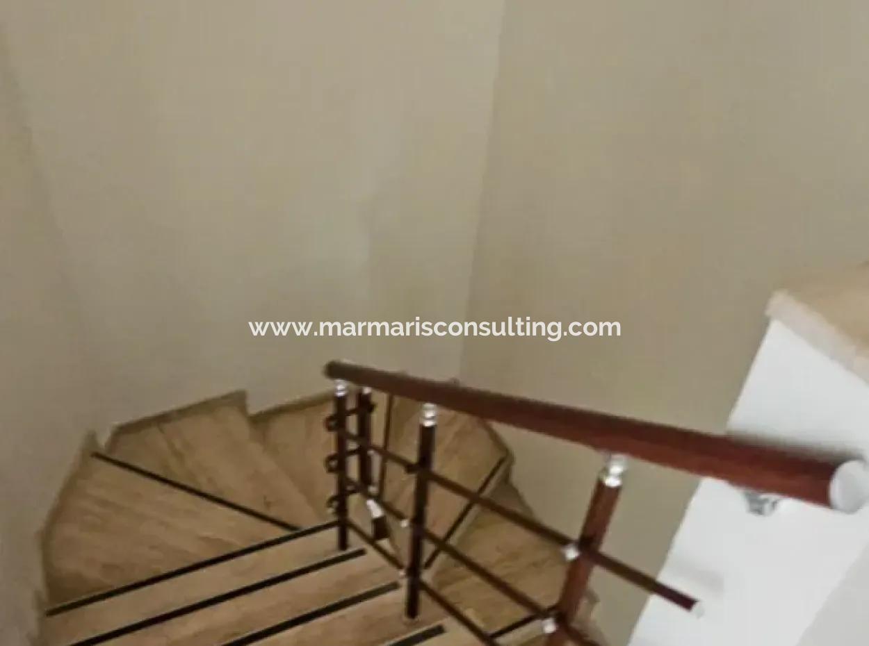 Marmaris Siteler Mahallesi’nde 3+1 Havuzlu Kiralık Lüks Daire
