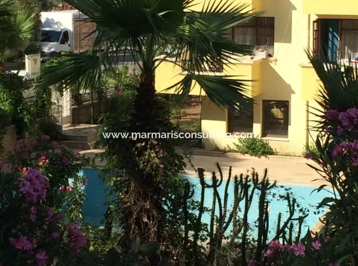Marmaris Merkezinde Satılık 33 Oda Otel Denize Yakın