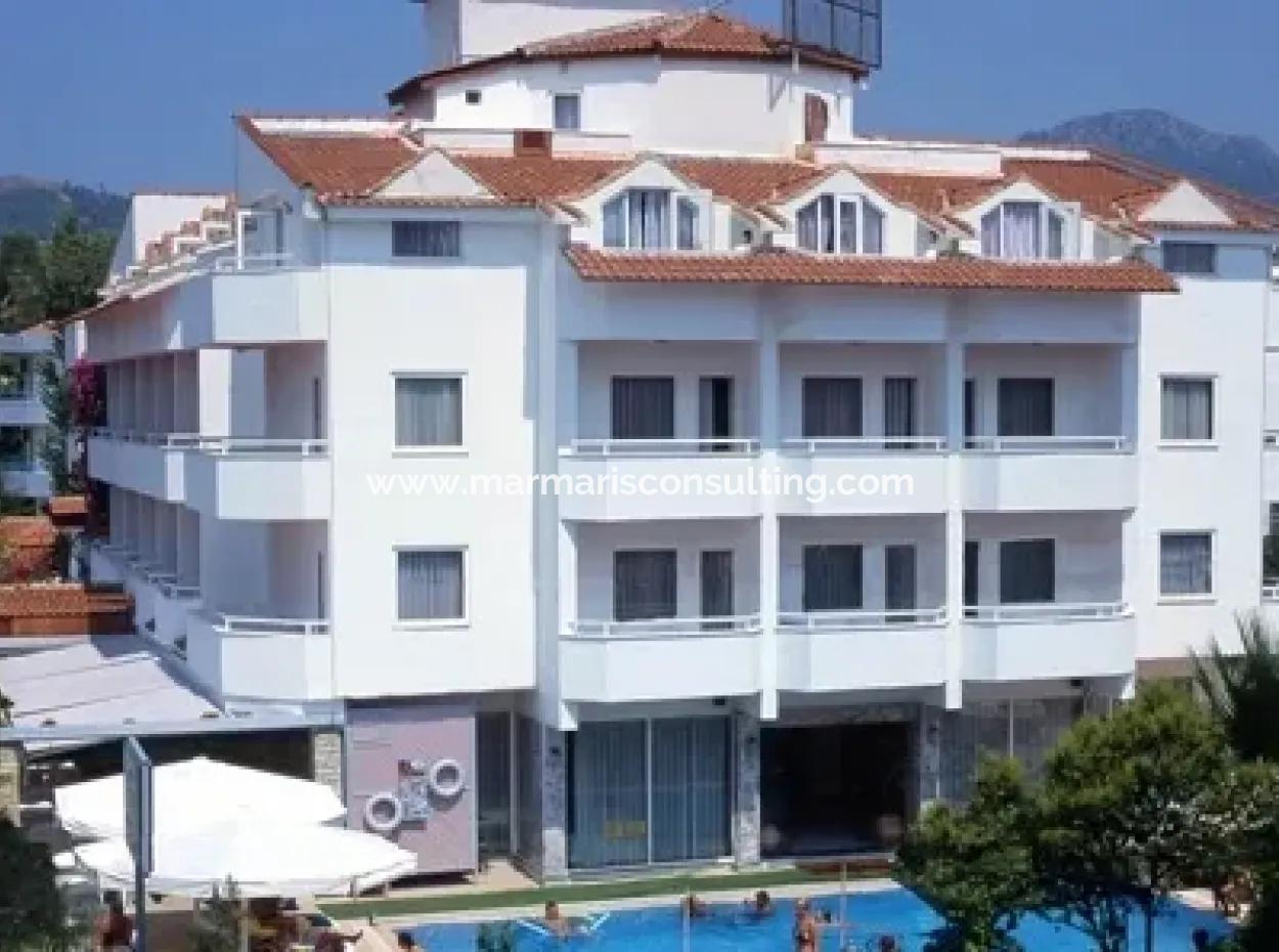 Marmaris Merkezinde Denize Yakın Satılık 70 Oda Otel