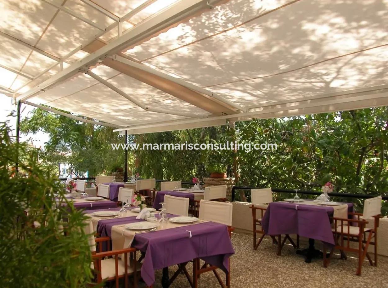 Marmaris Merkezinde Satılık 18 Oda Otel Denize Yakın