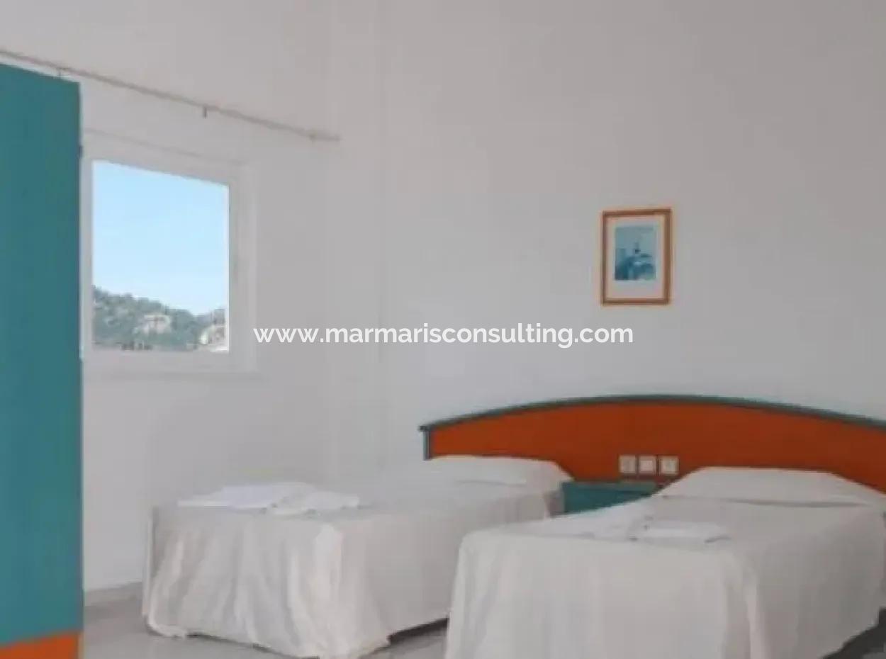 Marmaris Merkezinde Satılık 33 Odalı Apart Otel