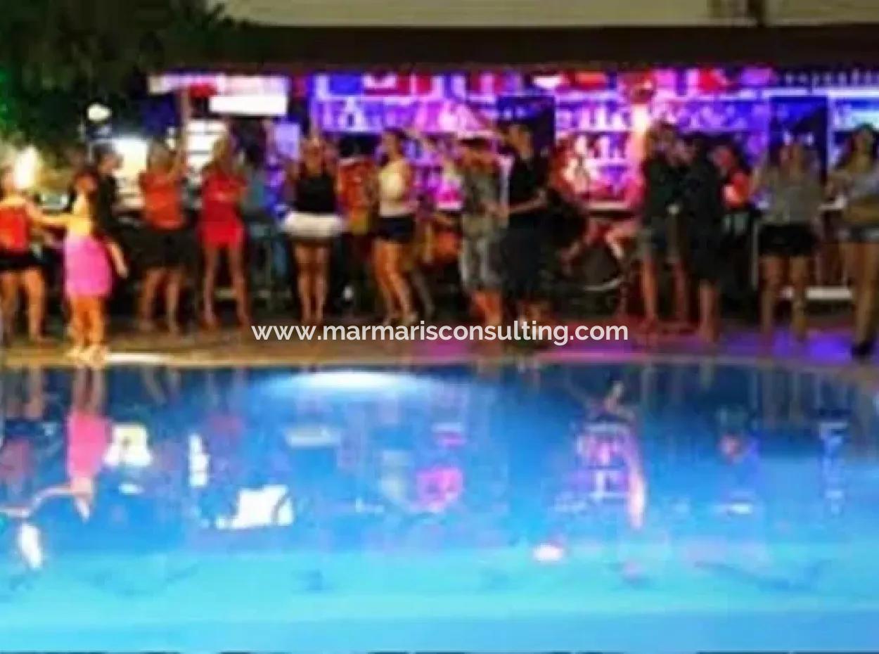 Marmaris Merkezinde Satılık 50 Odalı Otel