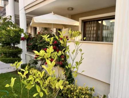 Marmaris Merkezinde Muhteşem Lokasyonda  Satılık Harika Bir Daire 2 Oda 1 Salon 110M2 Bahçeli Denize 300 Metre
