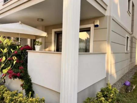 Marmaris Merkezinde Muhteşem Lokasyonda  Satılık Harika Bir Daire 2 Oda 1 Salon 110M2 Bahçeli Denize 300 Metre