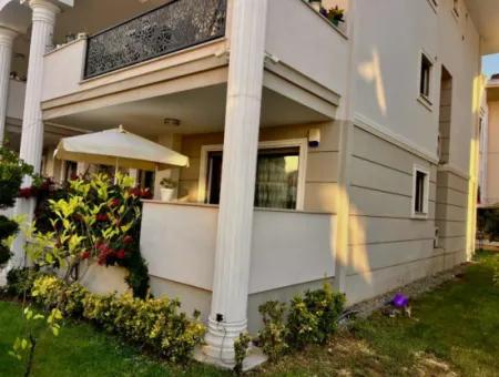 Marmaris Merkezinde Muhteşem Lokasyonda  Satılık Harika Bir Daire 2 Oda 1 Salon 110M2 Bahçeli Denize 300 Metre